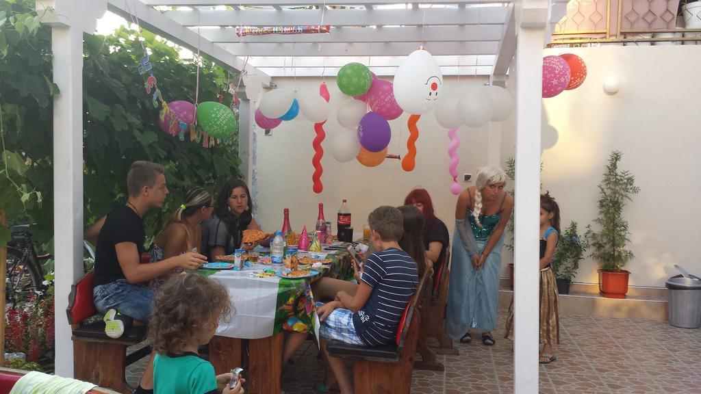 Veda Guest House Pomorie Buitenkant foto