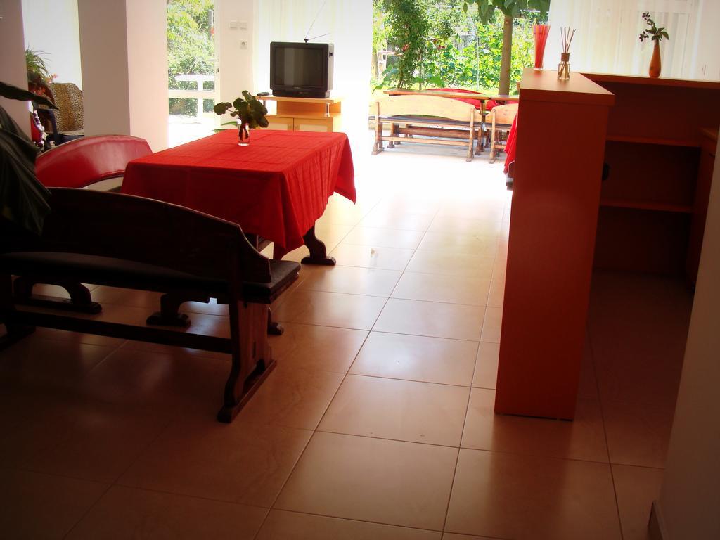 Veda Guest House Pomorie Buitenkant foto