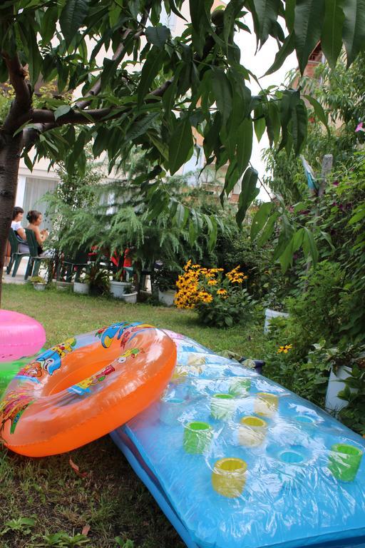 Veda Guest House Pomorie Buitenkant foto
