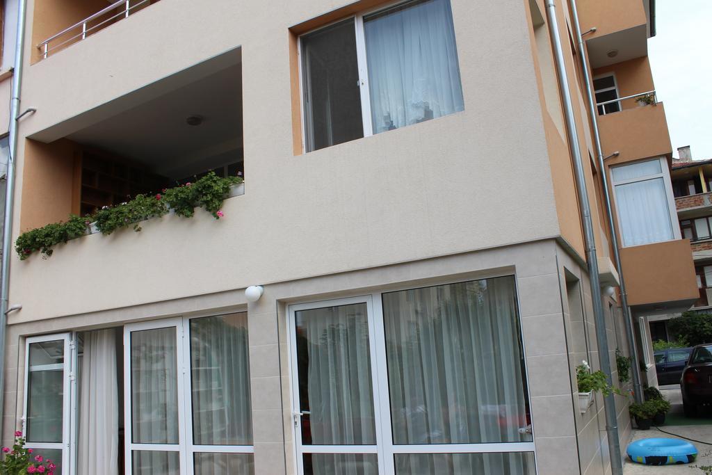 Veda Guest House Pomorie Buitenkant foto