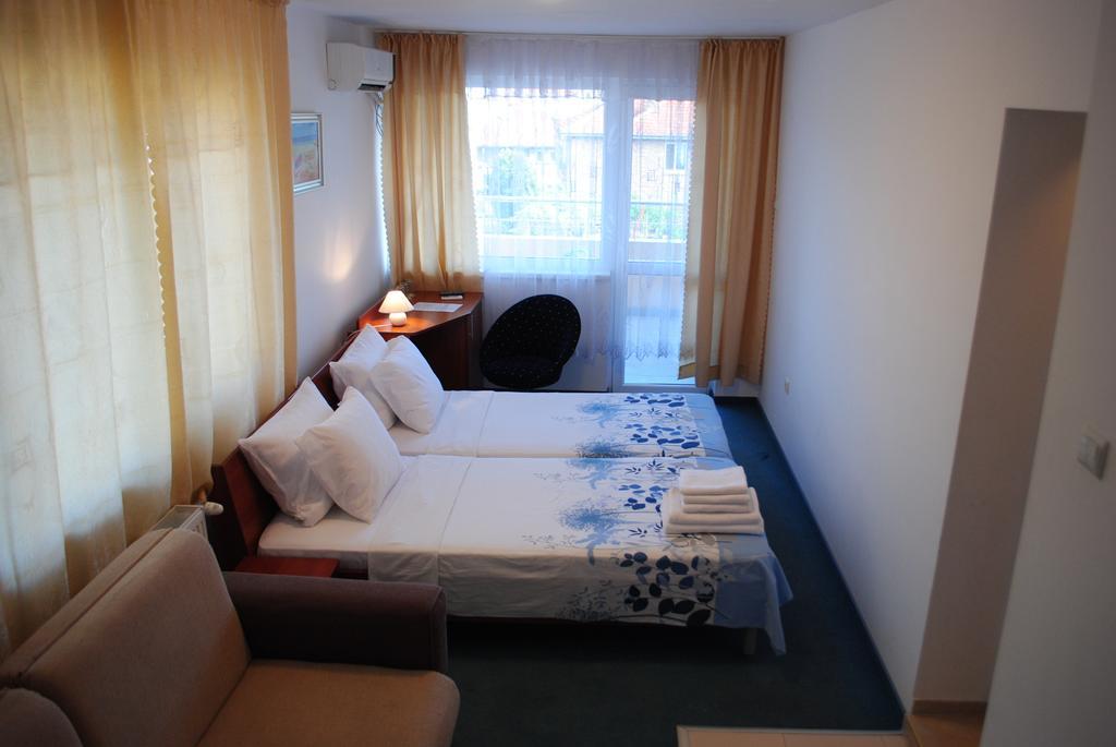 Veda Guest House Pomorie Buitenkant foto