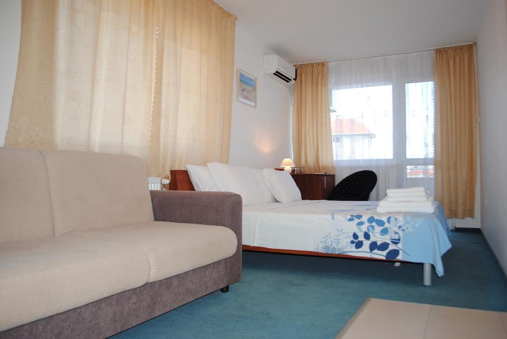 Veda Guest House Pomorie Buitenkant foto