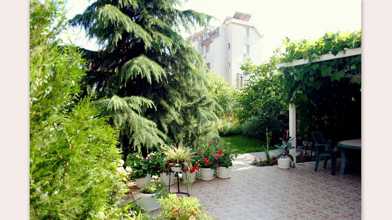 Veda Guest House Pomorie Buitenkant foto