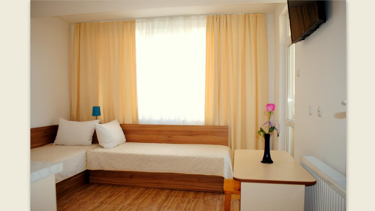 Veda Guest House Pomorie Buitenkant foto