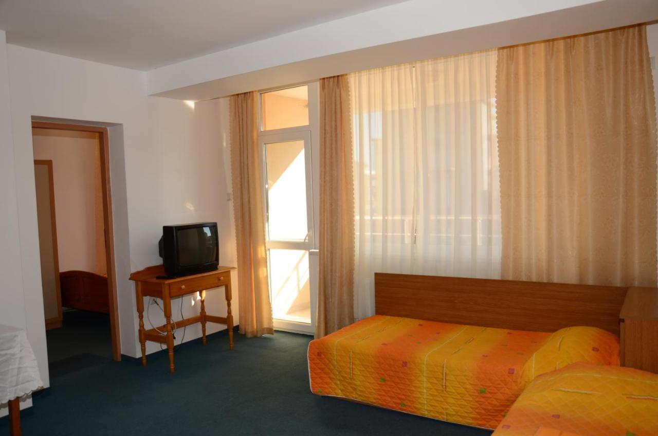Veda Guest House Pomorie Buitenkant foto